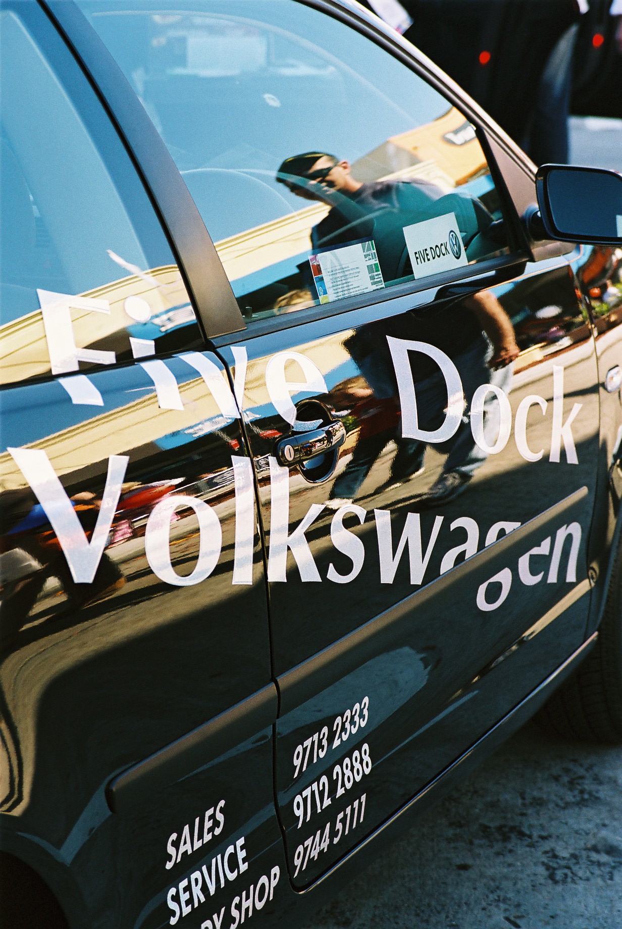 five dock Volkswagen car display
