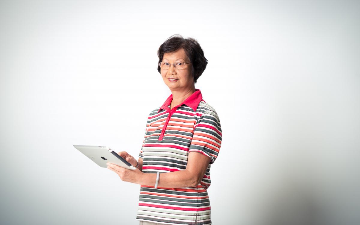 Mandarin Tech Savvy Seniors: Introduction to Smartphones